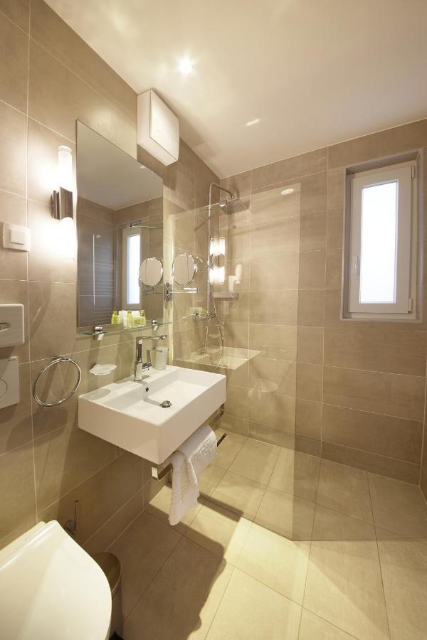 Olive Family Suites - Hotel & Resort Adria Ankaran Exteriör bild