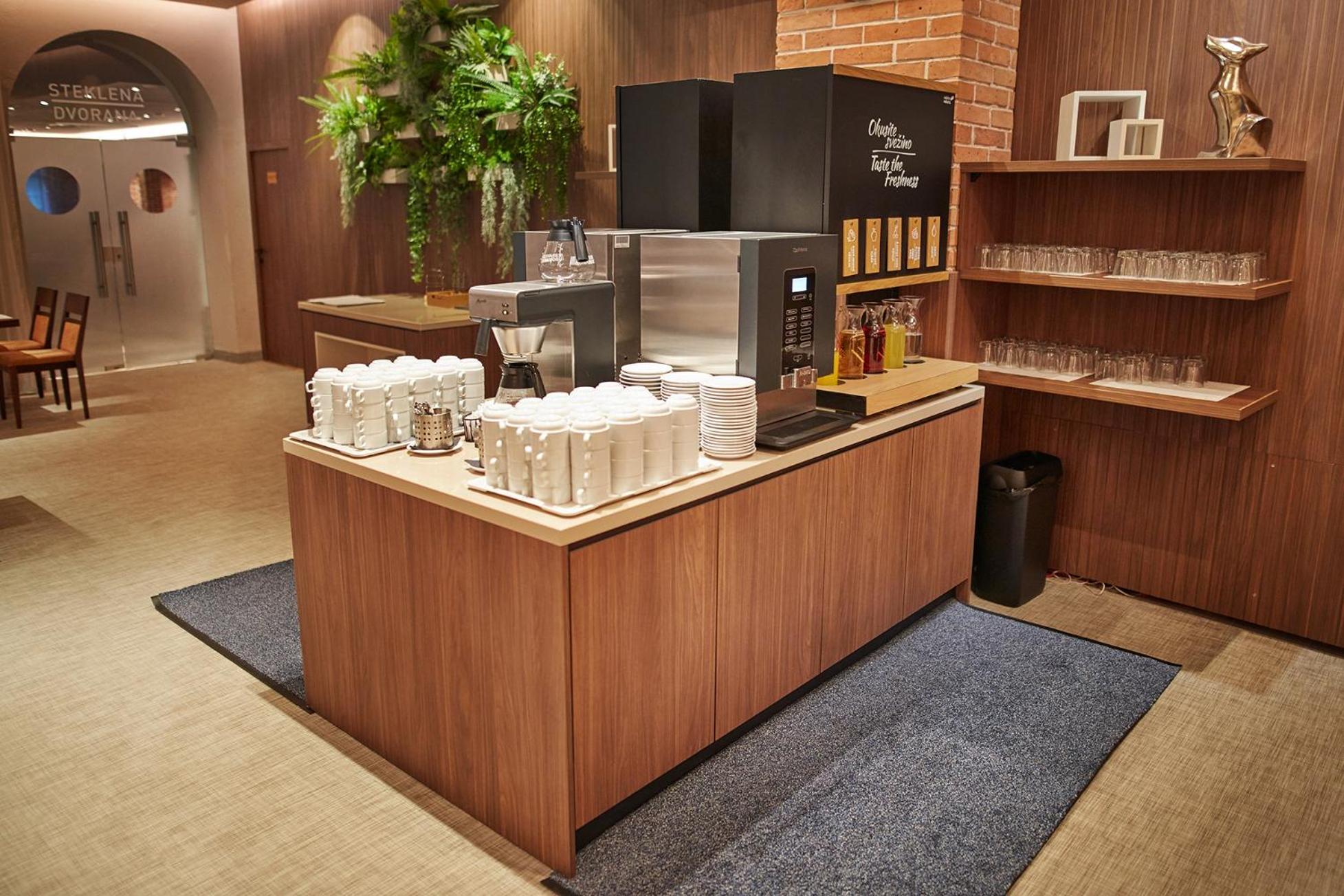 Olive Family Suites - Hotel & Resort Adria Ankaran Exteriör bild