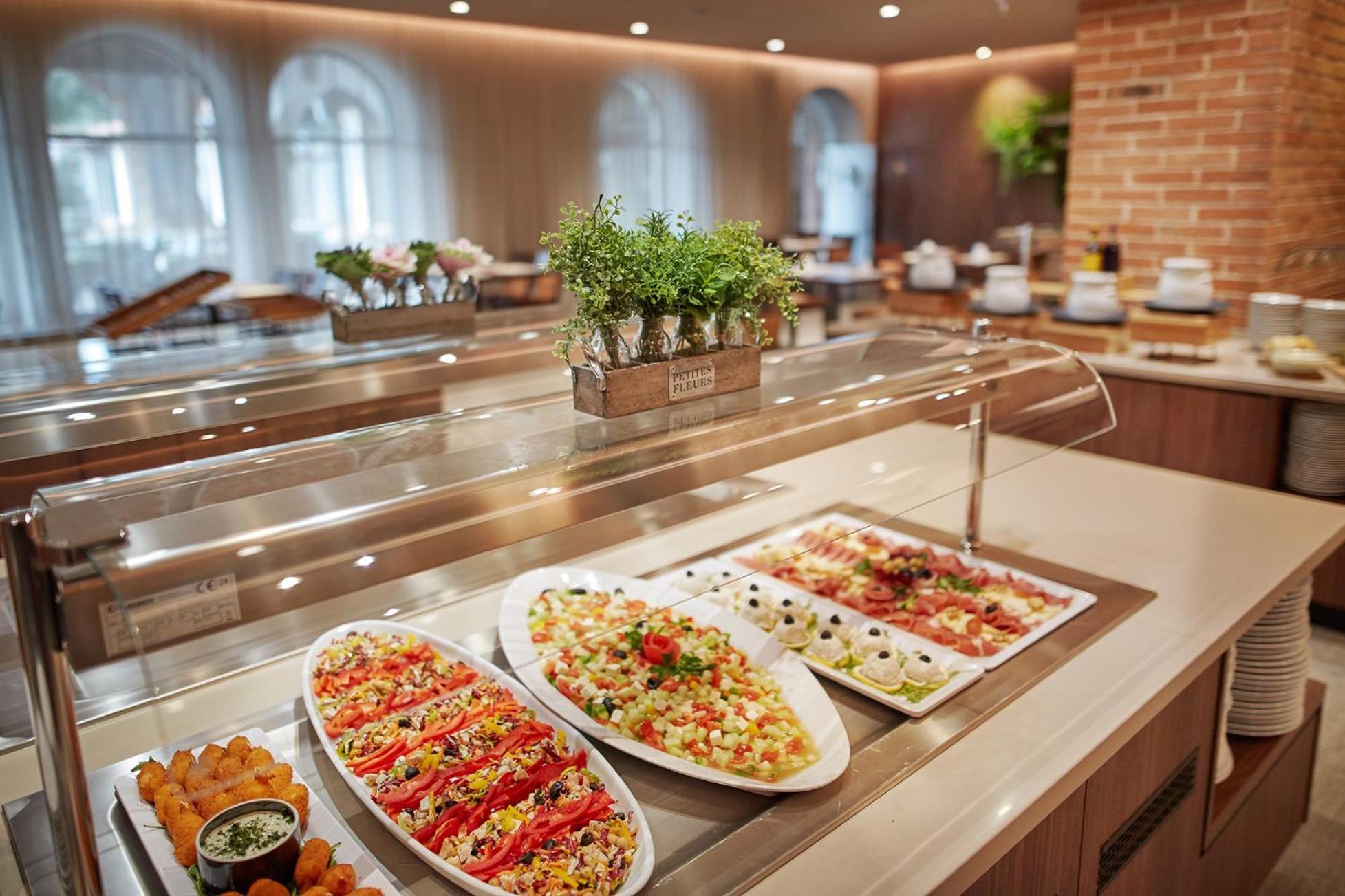 Olive Family Suites - Hotel & Resort Adria Ankaran Exteriör bild